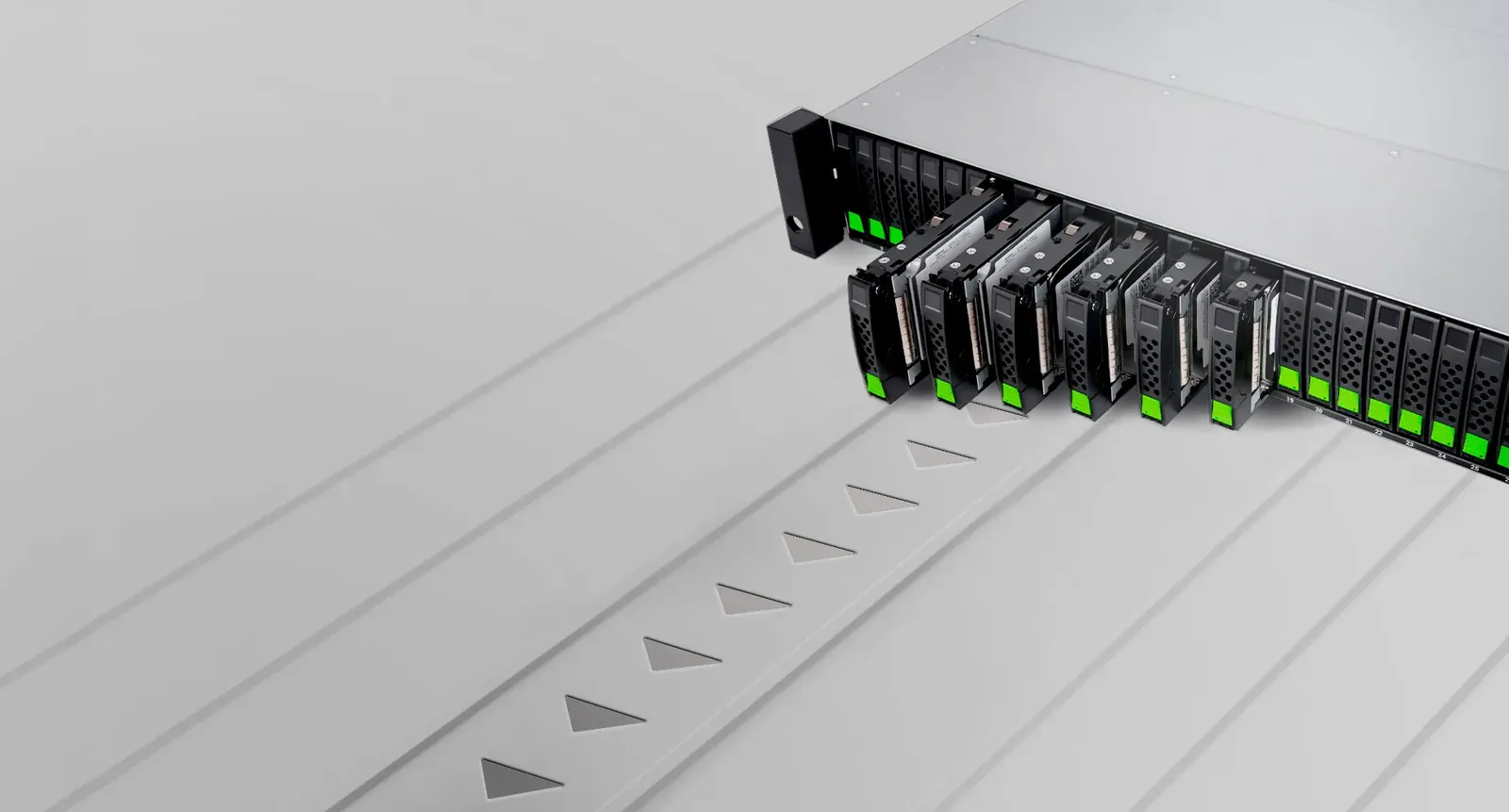 QSAN XCubeSAN 3300 Series